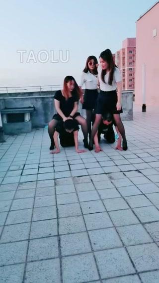 【梦幻大大】【茹雪S】（剧情）校园故事，4女天台霸陵 【梦幻大大】【茹雪S】（剧情）校园故事，4女天台霸陵<br>创作;【梦幻大大】【茹雪S】<br><span style='color:#b0b0b0;'>[隐藏文字，购买后可见]</span>