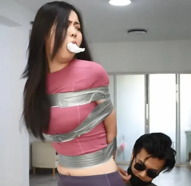 绑架健身女教练洛宁  