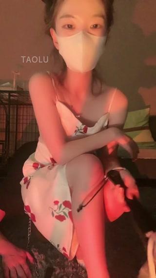 【九九女王】标题违规（学生主碎花裙调狗（上）） 【九九女王】学生主碎花裙调狗（上）<br>原创作者：套路直播<br>购买链接：<span style='color:#b0b0b0;'>[隐藏文字，购买后可见]</span>