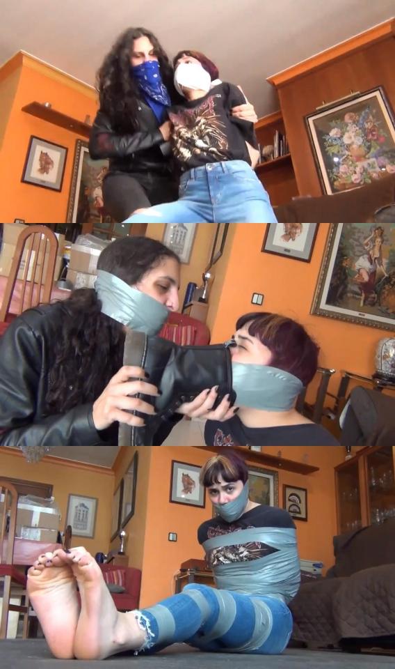 Spanish Ties: Веаtriх tiеd uр аnd gаggеd bу Sibуl (МР4 НD) Category: BONDAGE<br>Related Categories: LESBIAN DOMINATION, DID, BAREFOOT, TAPE BONDAGE.<br>Keywords: sibyl, beatrix, gagged, bound, bondage, rope bondage, shibaru, suspension, belts, bedtie, hogtied, tight bondage, strict bondage, bound elbows, struggling, ballgagged, helpless.<br>类别：束缚<br>相关类别：女同性恋统治，DID，赤脚，胶带束缚。<br>关键词：sibyl、比阿特丽克斯、堵嘴、束缚、束缚、绳索束缚、shibaru、悬挂、腰带、bedtie、hogtied、紧束缚、严格束缚、束缚肘部、挣扎、ballgagged、无助、模板。<br><span style='color:#b0b0b0;'>[隐藏文字，购买后可见]</span><br>
