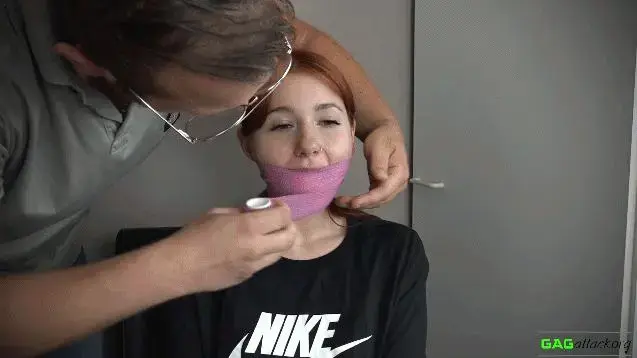 Red Foxy - Multiple Gags MP4 HD Foxy is going to be gagged with purple bandage. Her mouth is first stuffed with a yellow sponge and then the purple bandage is wrapped tightly around her head. Now that her mouth her mouth is stuffed and wrap gagged she tries to talk about how the gag feels and tries to push the stuffing out. She mixes normal gag talk with angry gag talk to make as much sound as she can. When she is done her gag is removed and she spits the sponge out. <br>Gag 2<br>Now it's time for a somewhat different style of gag. Foxy's mouth is stuffed with the very wet sponge and she gets a white PVC tape cleave gag applied. She moves her mouth a lot while maximizing the gag talking for you. She gag talks as loud as she can but the big stuffing deep in her mouth in combination with the PVC tape makes it almost impossible to gag talk. Foxy tries to push out the stuffing multiple times before giving up.<br><br><span style='color:#b0b0b0;'>[隐藏文字，购买后可见]</span>