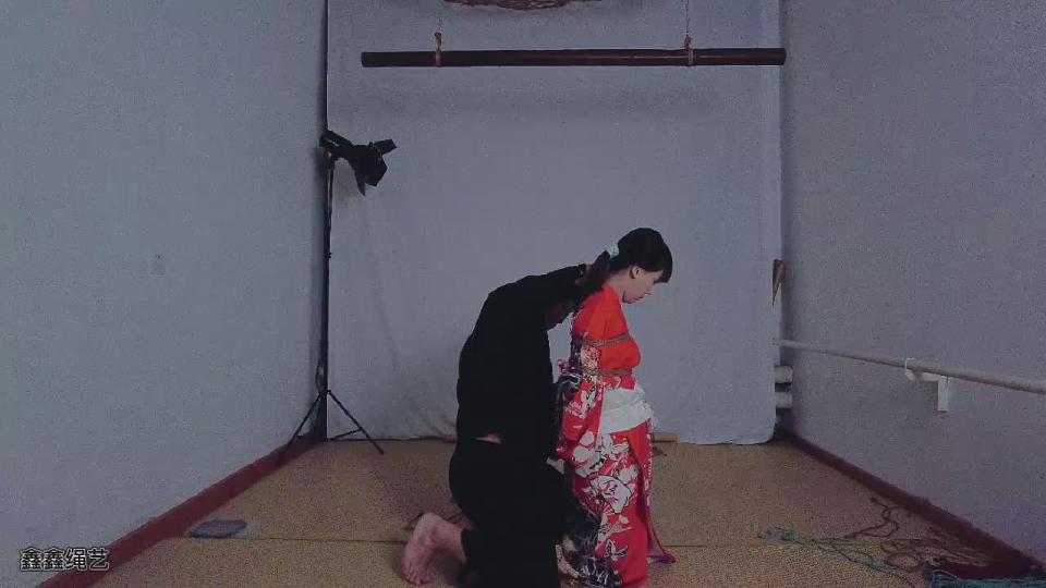 直播日式吊缚 直播日式吊缚，空中变换姿势