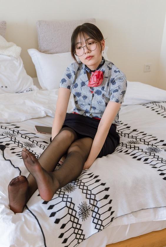 袜啵啵087期：小甜豆-空姐制服、高跟鞋、黑丝（脚尖透明款）4K 袜啵啵087期：小甜豆-空姐制服、高跟鞋、黑丝（脚尖透明款）4K<br>主题内容：空姐制服、高跟鞋、黑丝（脚尖透明款）<br>购买地址<span style='color:#b0b0b0;'>[隐藏文字，购买后可见]</span>