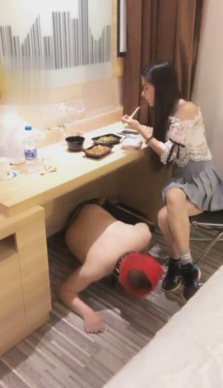 【芷晴】24小时狗奴圈养酒店走廊调教【完整版】 G-190312-2 【芷晴】24小时狗奴圈养酒店走廊调教【完整版】 G-190312-2<br>原创作者：芷晴<br>购买链接：<span style='color:#b0b0b0;'>[隐藏文字，购买后可见]</span>