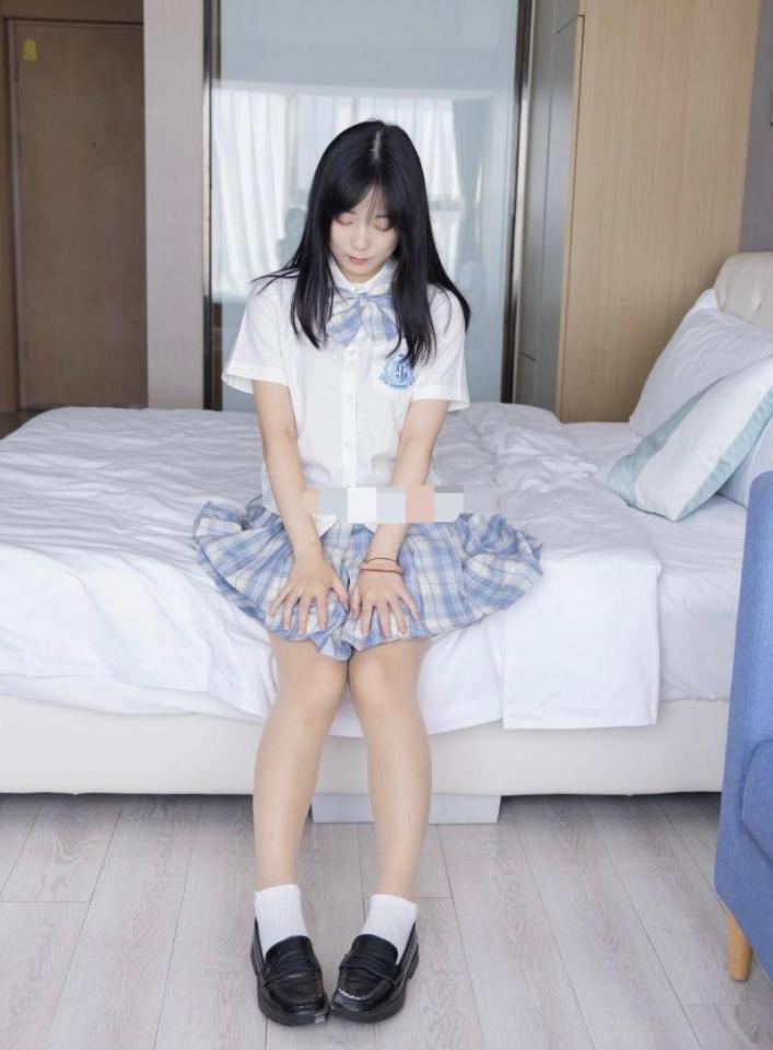 袜啵啵068期：菠萝-JK制服、皮鞋、短白棉袜、肉丝（脚尖加固款） 袜啵啵068期：菠萝-JK制服、皮鞋、短白棉袜、肉丝（脚尖加固款）<br>原创作者：袜啵啵<br>购买链接：<span style='color:#b0b0b0;'>[隐藏文字，购买后可见]</span>
