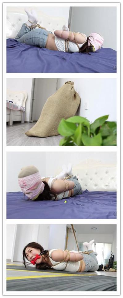 特殊的计划之男闺蜜的报复 美女安安当面叫男人男闺蜜不愿成为男朋友，背地叫人家臭屌丝，过分至极终会遭到报应。 得意客订拍 模特安安主演 安安又把钱花完了，没办法的她只好打响了男闺蜜的电话，平时都能借到钱的她，这次碰上了聪明的男闺蜜，男人说：除非做他女朋友，不然不借。安安可不愿意，还当面骂人家屌丝，还说自己有的是愿意借钱的男人！不是不报，时候未到。安安玩了会手机，穿鞋出门去吃饭，可一开门，男人出现，并将枪[X_X]她的嘴里，把她逼到房间后，然后做屈辱姿势，撅起屁股然后捆绑她。安安被绑得结结实实，手上还套上了白袜，嘴巴被男人用粉白麻叶袜子堵得死死的，再用银色胶带缠绕封上。黄色麻叶袜子封住眼睛，胶带固定。身上绑着绳子的安安只能扭动身子，口不能说，眼不能看。男人还没爽够，把她塞入麻袋里，让她在里面尽情挣扎。一会，男主回来，解开麻袋，解开安安嘴眼封印，又在她的大嘴巴里塞入五张纸巾，接着红色口球戴上伺候，再套入麻袋，又将麻袋套入收纳袋将其运送走。镜头一转，安安被带到不知何地，男主开始对她进行折磨。从麻袋出来的安安被捆绑成驷马倒攒蹄，戴上骨头口球，闻自己的臭鞋，然后男人将钱放入臭鞋里，让她爬过去叼出来，可这是个总不可能完成的任务。任务失败的安安被捂晕，接着结实捆绑在床上，男人用黄色麻叶袜子堵住她的嘴巴，再各种颜色胶带封上，丝袜套头再封，最后写上“肉货”，让她等待命运安排。（感谢大家支持，按照水印做，有惊喜）<span style='color:#b0b0b0;'>[隐藏文字，购买后可见]</span>