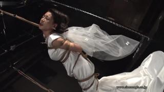 魔女新娘 发个金币福利帖吧，祝福大家五一快乐！<br>善良的夫妇陷入恶毒主教的奸计中，被怀疑是魔女的妻子在新婚之夜被抢走！<br>我的往期视频目录https://www.smlsml.net/video_list.php?my_video=1&page=1【往期部分内容促销中欢迎查阅！】<br>