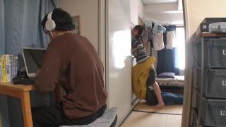 生意気なマセたエロガキがスカートの中で手マン＆クンニ悪戯 絶対バレちゃいけない状況で訪れた逃げれないSEX危機 TPIN-029钻到女人的裙子里面了<br>生意気なエロガキが突然、女性に襲い掛かってくるスケベな暴走。ぴったりしたニットの胸の膨らみに欲情したのか、揺れ動くスカートに興奮したのか、年下の子どもがオスに豹変。歪んだ性癖をぶつけてくる。