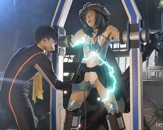 雷光戦士セーラーライトニング ～放電地獄～ とある愛の行く末 番号<span style='color:#b0b0b0;'>[隐藏文字，购买后可见]</span><br>购买地址<span style='color:#b0b0b0;'>[隐藏文字，购买后可见]</span><br>セーラーライトニングとして日々妖魔と戦うあずさ。彼女は恐るべきパワーの電気エネルギーを秘めていた。妖魔達は彼女の膨大なエネルギーを使い、妖魔の王の復活を目論んでいた。ある日妖魔は、彼女が思いを寄せる幼…