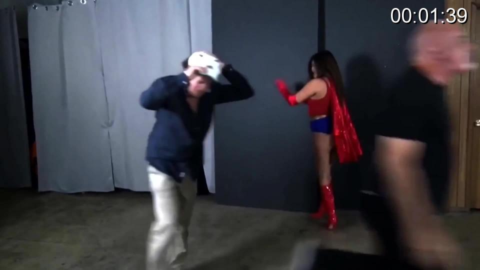 The Adventures of Wonder Shelly - Amazon Statue - Complete Video - HD Description:<br><br>Called on by the J.L.A. (Justice League of America) to investigate and break-up a local ring of thugs, Wonder Shelly (played by the beautiful Shelly Martinez) enters the bad-guys lair.  After dispensing a case of whoop-ass on the cowardly crooks she stands over one of them and taunts him when the boss sneaks up behind her and bonks her on the head. Temporarily stunned by the blow, Wonder Shelly is quickly captured and shackled to the wall. The sexy super heroine struggles to break free, but to no avail. The boss gloats, then leaves to call corporate for instructions on what to do with their captive.  He leaves the henchman to stand guard over their prisoner. While the boss is away Wonder Shelly draws on her Super -Heroine powers and skills to escape her predicament.  She convinces the feeble-minded felon to release her by coming on to him and promising him a good time.  As soon as he releases her from her chains she clobbers him and he flees the scene.  Wonder Shelly laughs and takes off in pursuit.<br><br>The henchman runs to the other side of the compound and tells the boss what happened. Before they can do anything Wonder Shelly enters and continues with her thrashing of the buffoonish bad guys. The boss wimps out and takes off, leaving the henchman to again take the brunt of the punishment. Having administered another beat-down to the cowardly crook, the virtuous vixen stands over the bad guy and assumes the arrogant “hands-on-hips” pose and demands he surrender. Unbeknownst to our heroine the boss is once again sneaking up behind her. This time he takes her down with a tranquilizer dart to the butt. Wonder Shelly slowly drops to the floor, completely helpless. The fiendish felons stand over the immobilized super heroine and bind her hands and feet before carrying her off. What fate lies in store for our helpless heroine? Stick around and find out!<br><br>Wonder Shelly is carried into another room and secured to a table. As soon as she is secured Wonder Shelly comes to and asks what they’re doing to her. The boss tells her that she is to be preserved as a human statue to be put on display. To start the process he instructs the henchmen to apply Anti-Super-Heroine Instant Statue Compound (A.S.H.I.S.C.) to their caped captive.  As they brush the compound all over Wonder Shelly’s delectable body, starting at her boots and working their way up to her chest, the maiden of might struggles and protests but can’t break free. The bad guys finish the job and exit, as they need to allow time for the compound to set.  Wonder Shelly lies helpless in her bonds and unable to move. Can it be? Our caped crime-buster to end up on display as a titillating trophy in some remote rumpus room?  Check it out and see!<br><br>This video is for those who love super heroines in peril and fans of the 1960’s Batman TV series. The video features free moving camera work with multiple fight scenes as well as plenty of bondage and struggling, as more than once the overconfident heroine gains the upper hand only to have the tables turned and find herself in one peril or deathtrap after another. <br><span style='color:#b0b0b0;'>[隐藏文字，购买后可见]</span>