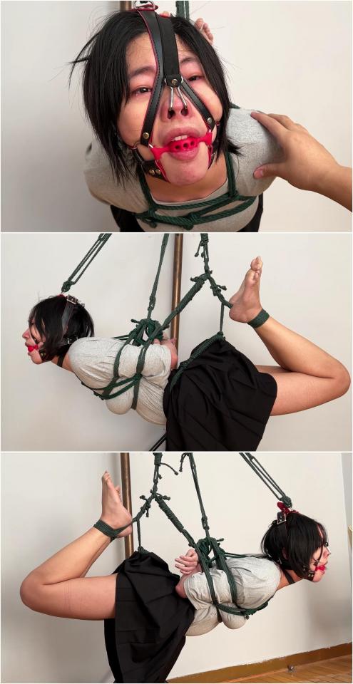 [玩奴原创] Torturing Meiqi: Severe Suspended Hogtie Meiqi undergoes severe suspended hogtie training with a bridle gag and overwhelming restraint.
