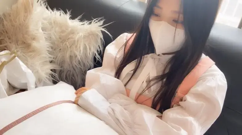最美女孩-玉足被放足盒tk-akb原创 最美的小模特...超漂亮脚丫更美<br>超怕痒...非常难得<br><br>脚被放进足盒..被闺蜜挠脚心...<br>21:12<br>由于特别 怕痒..一直挣扎个 不停  笑声不断<br><br>本想让她 休息一会  挠一会    可闺蜜 说  有点私人恩怨   不用 我管   继续挠......<br><br>哈哈哈...晚上回去 看我怎么收拾你...哈哈哈  一定会报仇<br><span style='color:#b0b0b0;'>[隐藏文字，购买后可见]</span>