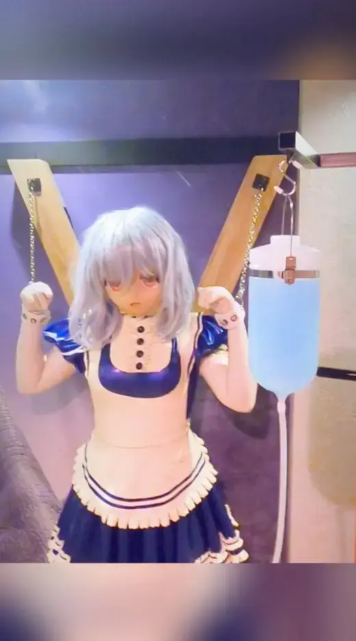 拘束エネマ責め 拘束されたラバーメイドさんが大量浣腸される動画<br>フェチのおもちゃ箱<br>着ぐるみやラバーで、フェチな格好やシチュエーション撮影の活動をしていきます。<br>扱う方向性は基本、成人向けになります。<br><span style='color:#b0b0b0;'>[隐藏文字，购买后可见]</span>