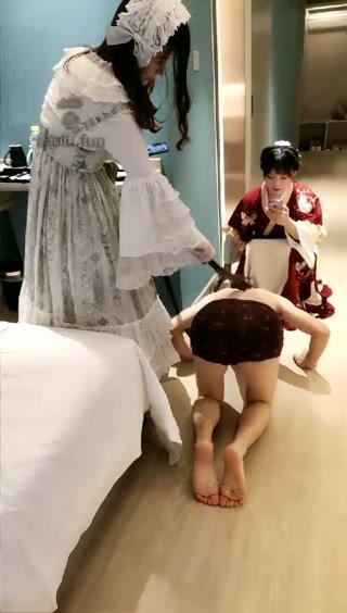 Gu Yi S — Training Two Exceptionally Beautiful Women Gu Yi S trains two beautiful women in a dual-participant domination session.