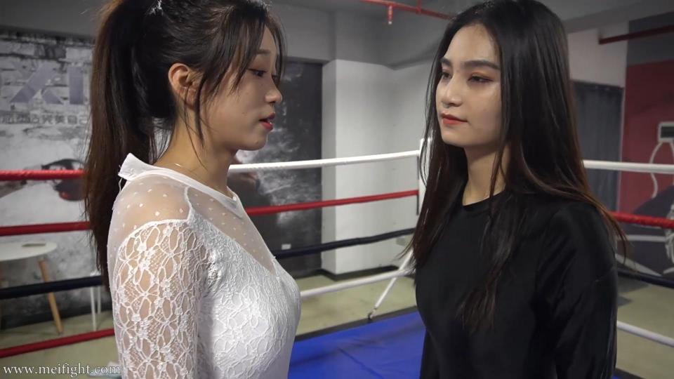MF-FW27-Lexin VS Ling 两个丝袜妹子打斗，有脚伤，包扎等镜头。最后白丝脚底弄得满是灰土简直戳爆我xp了，专门拿来和大家分享<br>由MeiFight工作室拍摄。自购上传，购买链接隐藏。<br><span style='color:#b0b0b0;'>[隐藏文字，购买后可见]</span>