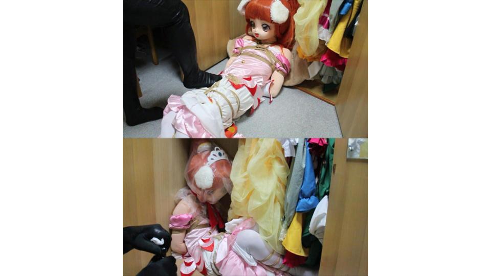 お姫様をクローゼット監禁 色とりどりのコスプレ衣装と共に狭いクローゼットに監禁されているお姫様。<br><br>縄で縛られ、ビニール袋を被せられて[X_X]されています。<br><br>クローゼットには厳重に鍵が掛けられ、どんなにもがいても逃れることはできません。<br><br> <br><br>何度も繰り返される厳しい[X_X]、媚薬を嗅がされ、最後には電マを当てられ果ててしまいます。<br><br>無情にもクローゼットの扉は再び施錠され、可哀想なお姫様は狭く暗いクローゼットの中に再び閉じ込められてしまいます・・・<br>注意事项<br>关于同人社团“寂静”的全部作品，请谅解以下几点。<br>・内容全部是虚构的，仅为表演需要，与实际无关。<br>・登场的氯仿等药物仅为艺术形式，与实际无关<br>・登场角色的cosplay和玩偶不是官方的。（与原作无关。）<br>・以遵守法律以及对身体的安全为第一考虑进行拍摄。<br>・作品内的场景都是表演形式<br>・约束和[X_X]等伴随危险的行为，请不要轻易模仿。<br>レーベル: わびさびもえ<br><span style='color:#b0b0b0;'>[隐藏文字，购买后可见]</span>