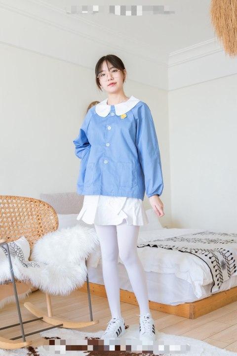 袜啵啵093期：小甜豆-贝壳头、厚白丝 袜啵啵093期：小甜豆-贝壳头、厚白丝<br>原创作者：袜啵啵<br>袜啵啵家招牌模特小甜豆穿着白色贝壳头板鞋和后白丝展示美腿美足
