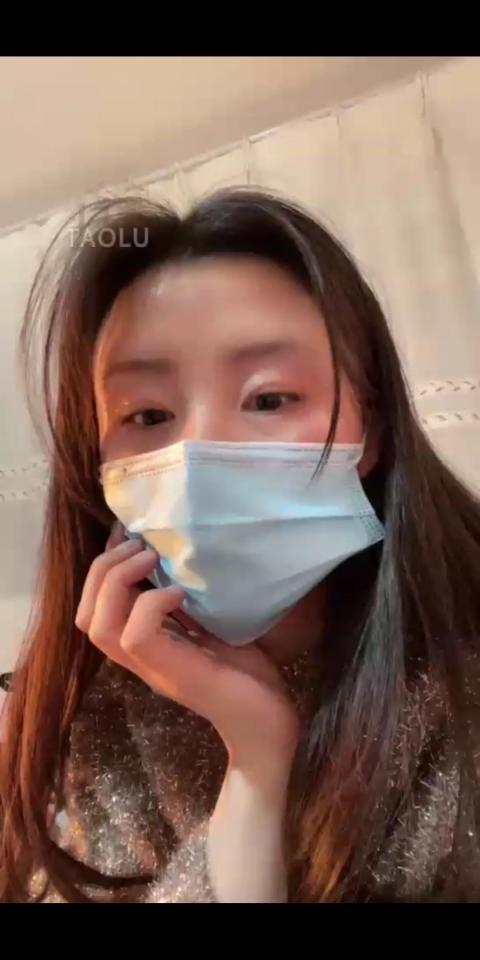 【鸾月小主】认领野狗仪式 套路直播                                                                 女主人带了只野狗回家，签主奴协议，恋足吃袜子