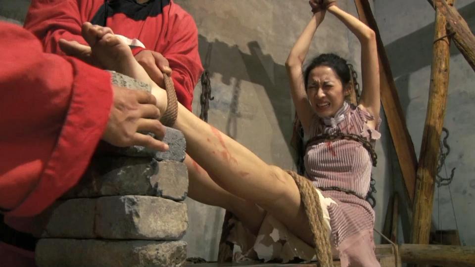 怀旧影视 钱江女侠 下集 工作室：怀旧影视 片名：钱江女侠 下集<br>类型：女烈视频  时间:32分钟<br>喜欢女烈的不要错过，里面有很多好玩的刑罚