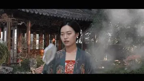【半岛束艺台】【历史】【桃子】【海语】YT1597 唐女穿越记 "那一年的雪花飘落梅花开枝头<br>那一年的华清池旁留下太多愁<br>为什么愁呢？因为时代抛弃了她，她穿越到1000多年后的世界，面前除了一个已经惊掉下巴的女人外，还有琳琅满目的她未曾见过的物件，除了一捆麻绳......<br>原来未来人类还在使用这种捆绑犯人的东西，她好奇，她也好奇，她想知道唐朝人如何捆绑，而她也想了解未来人如何捆绑，这两个“她”逐渐成为了朋友，她们互相在对方的身体上尝试着各类捆绑，彼此交流心得，她如愿体验到了古代的捆绑技术，而她，一个唐朝大家闺秀却被一种来自于她所鄙夷的蛮夷之地的绑法绑的动弹不得，紧接着她又被一种来自于她称之为倭国的绑法绑了起来（如果日式捆绑在唐朝年间传入中原，恐怕要被称为倭式了，而欧式将被称为蛮式)。最后，她干脆把她驷马了起来，一个唐女被驷马的画面你们见过吗？"<br>【解压密码】peninsula2018,修改后缀名mp4，勿在线观看<br><br>【半岛束艺台】不做精品只做生活，用镜头记录真实绳艺，纯净捆绑，健康游戏！为每一个热爱捆绑的朋友展示最纯粹的绳艺，为每一个顾客用心打造属于您的专属作品。<br>本台主页：https://linzijun.app/@BDTV<br>联系方式：QQ2245148409/微信peninsulastudio<br>业务咨询秒回，闲聊看心情，色情勿扰。
