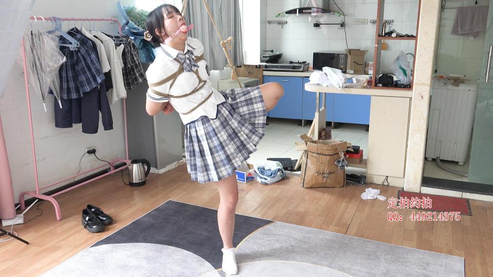 【子衿原创】琳琳单腿吊绑，TK挠脚心，口球放置口水直流 百度下载解压密码：zjsy,子衿工作室向全国绳艺爱好者提供：体验绳模捆绑服务，绳模全国可空降、绳艺作品销售、作品定制，原味出售等，另外本店招募合作伙伴。约拍订拍请联系Q449214375 微信happiiny