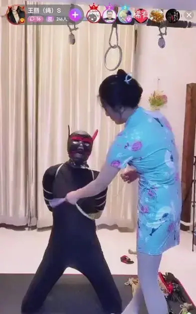 王丽绳s双 旗袍捆绑折磨惩罚不听话的狗子 王丽绳s双 旗袍捆绑折磨惩罚不听话的狗子<br>创作;王丽绳s双<br>描述;王丽绳s双 旗袍捆绑折磨惩罚不听话的狗子,喜欢的请大家多多支持一下吧