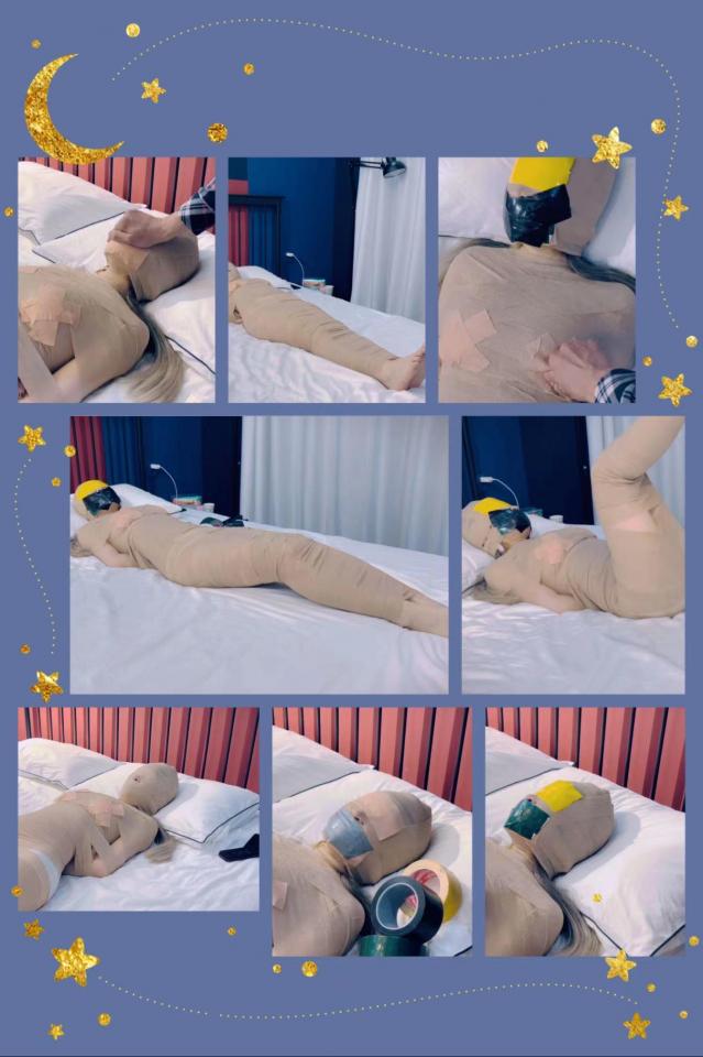 《缚艺录》猫猫小H的紧缚日记，绷带全包+多种胶带封嘴+捏鼻子惩罚+打PP，从左下镜头看，小H的身材比例（3:7）是真的好~ 1.身为胶带控，每一次尽可能多的，用胶带去干点什么~<br>2.猫子小H，最近有点顽皮，得逐步增加更多的惩罚措施，下回视频见~<br>3.最近一个多月，其他的模特，包括第二只小猫（岳岳）还在放假，所以暂时只能拍小H~<br>4.岳岳与小泪，会在9月收假的时候回来，到时还会新加入2位，身材不错的女生，敬请期待~<br>5.压缩包统一解压码：wkswks<br>6.感谢大家对作者的支持，后续还会带来更多精彩的视频~<br>7.预祝各位吧友、同好，身体健康，万事如意~