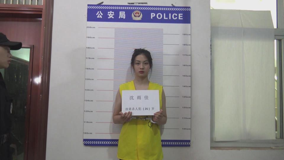 定拍转公映《夜女郎入监》 夜女郎为了过上美好日子，走上犯罪的道路 夜女郎为了过上有钱美好日子，铤而走险走上犯罪的道路，精彩多多，不容错过，请欣赏视频QQ462276998