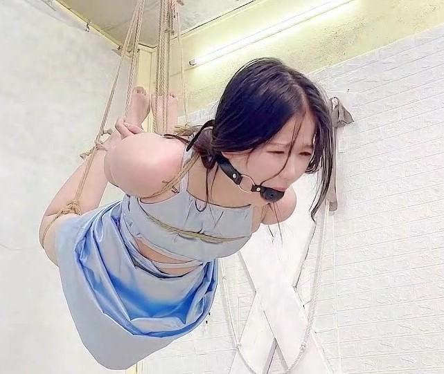 a22.7,27xss佳佳悬空驷马KB(下集） 内容介绍：这么一个漂亮的姑娘被反手驷马KB悬空，还有一点怜香惜玉的那个啥吗，还从后面<br>偷袭她。<br>┉┉┉┉┉┉┉┉┉┉┉┉┉┉┉┉┉┉┉┉┉┉┉┉┉┉┉┉┉┉┉┉┉┉┉┉┉┉┉┉┉┉┉┉┉┉┉┉┉┉┉┉┉┉┉┉┉┉┉┉┉┉┉┉<br>下载说明：解压密码 whwdzgwajjxss123  解压后把MP3改为rar，再解一次<br>┉┉┉┉┉┉┉┉┉┉┉┉┉┉┉┉┉┉┉┉┉┉┉┉┉┉┉┉┉┉┉┉┉┉┉┉┉┉┉┉┉┉┉┉┉┉┉┉┉┉┉┉┉┉┉┉┉┉┉┉┉┉┉┉<br>标签：【柔韧性真棒】 【悬空】 【震动木奉】 【颤抖】 【TJ】<br> 【gc】 【大声呻呤】 【反手吊挂】 【唾液直流】<br>┉┉┉┉┉┉┉┉┉┉┉┉┉┉┉┉┉┉┉┉┉┉┉┉┉┉┉┉┉┉┉┉┉┉┉┉┉┉┉┉┉┉┉┉┉┉┉┉┉┉┉┉┉┉┉┉┉┉┉┉┉┉┉┉<br>业务范围：专属订拍 一对一视频网调 全国飞现实验<br>联系qq：1487615606   3147195239<br>┉┉┉┉┉┉┉┉┉┉┉┉┉┉┉┉┉┉┉┉┉┉┉┉┉┉┉┉┉┉┉┉┉┉┉┉┉┉┉┉┉┉┉┉┉┉┉┉┉┉┉┉┉┉┉┉┉┉┉┉┉┉┉┉