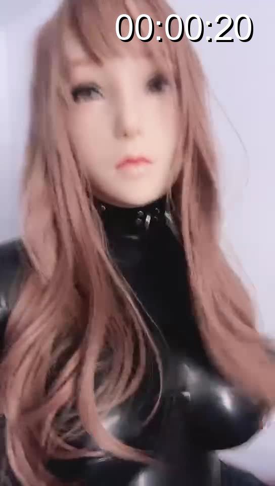 RubberDoll 乳胶娃娃整理头发 准备要出门喽