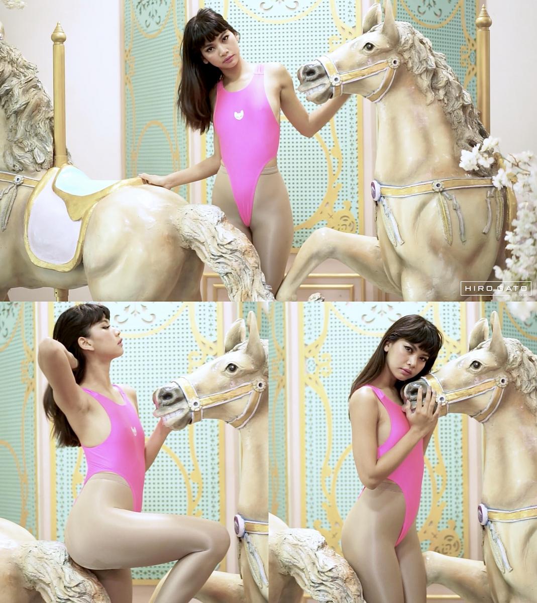 2021-02-28 Rei in Swimsuit and Pantyhose 更一个宝藏写真系列！！<br><br>zentai   紧身衣   泳衣   体操服   丝袜   光泽袜 <br>以上衣服的爱好者不容错过！！！<br><br>衣服材质是相当的棒。<br>拍摄的手法也很干净很清爽。<br><br>出镜的女孩们都超级赞！！！！<br>笑容阳光的Rei<br>活泼好动的Momoe<br>成熟端庄的Muay<br>恬静淡雅的Mizuki<br>温柔甜美的Sakura<br>……<br>女孩们很自然，很灵动。<br>比动作生硬的国内模特强太多了。<br><br>女孩们身穿各种丝滑的紧身衣物，或是摆出pose，或是随意扭动，或是抚摸自己。<br>每一部看完了都会让人觉得很舒服，越看越有味道。<br>清爽，赏心悦目的同时，又可以当成L管深片来用。<br>整个系列很具有收藏意义，欢迎大家冲起。<br><br>5分钟以上全部1钻。<br>5分钟以下全部金币福利。(怕1钻坑的，就先买几部金币的，看看值不值呦~~)<br><br>每部我就不做具体介绍了，大家看图，看预览视频，自行挑喜欢看的购买就可以啦~~