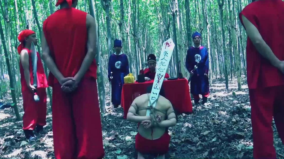 定拍古装女囚片《烈女奇案》下集   李小兰被屈打成招押往府城受审，到了府城被严刑拷打最后被判斩首 李小兰被屈打成招押往府城受审，到了府城被严刑拷打最后被判斩首，精彩多多，请欣赏视频QQ342642509