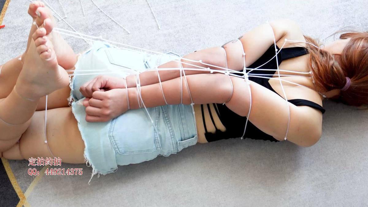 【子衿原创】定拍菲菲扎带直臂驷马TK挠痒放置聊天 百度下载解压密码：zjsy,子衿工作室向全国绳艺爱好者提供：体验绳模捆绑服务，绳模全国可空降、绳艺作品销售、作品定制等，另外本店招募合作伙伴。约拍订拍请联系Q449214375 微信happiiny