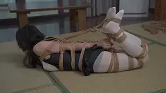 象人定拍-小0-动漫图复刻，直臂，多股绳缠绕全身紧缚（55min制作全程） 胳膊真的是一点点都动不了了，<br><br>百度云1080p 60帧：4.79GB （含30帧）<br>保管库1080p 30帧：1.92GB<br>——————————————————————————————————————————————<br>因为百度云经常和谐，微云的会员太贵，所以尝试双层解压，<br>解压密码：xiangren123 第一次解压文件后缀改为zip，<br>原密码再次解压以后，把后缀改成mp4 即可观看<br>切勿在百度云中直接观看，容易被和谐!!!!!<br>线上定拍线下约拍。<br>QQ：192370054（注明来意）