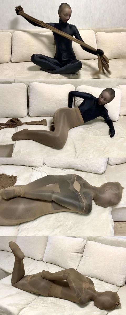 Multylayer and multy paked 女孩黑色zentai里竟然还套了一层全包黑丝！<br>这还没完，又用油亮肉丝做了两层丝袜全包，简直是纵享紧致丝滑啊！<br>整个人被紧紧地包住，动弹不得，只能在沙发上蠕动。快乐到不行。<br><br><br><br><br>PS：<br>有些工作室的作品也很优秀，但是挑下来，合规的能发的没几部，精彩的也就更没几部。<br>我就单独建一个剧集，把这一类视频放一起，供大家挑选。