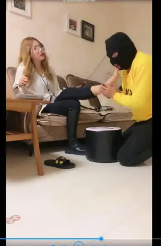 【初见S】  贱狗敢迟到 标题 【初见S】  贱狗敢迟到<br>金币片分享给大家了，希望大家喜欢