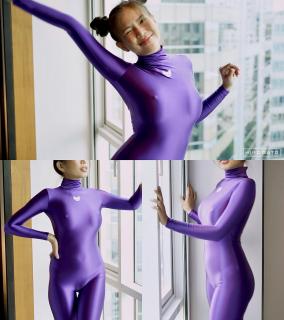 2021-09-15 Momoe in Purple Satin Spandex Catsuit 更一个宝藏写真系列！！<br><br>zentai   紧身衣   泳衣   体操服   丝袜   光泽袜 <br>以上衣服的爱好者不容错过！！！<br><br>衣服材质是相当的棒。<br>拍摄的手法也很干净很清爽。<br><br>出镜的女孩们都超级赞！！！！<br>笑容阳光的Rei<br>活泼好动的Momoe<br>成熟端庄的Muay<br>恬静淡雅的Mizuki<br>温柔甜美的Sakura<br>……<br>女孩们很自然，很灵动。<br>比动作生硬的国内模特强太多了。<br><br>女孩们身穿各种丝滑的紧身衣物，或是摆出pose，或是随意扭动，或是抚摸自己。<br>每一部看完了都会让人觉得很舒服，越看越有味道。<br>清爽，赏心悦目的同时，又可以当成L管深片来用。<br>整个系列很具有收藏意义，欢迎大家冲起。<br><br>5分钟以上全部1钻。<br>5分钟以下全部金币福利。<br><br>每部我就不做具体介绍了，大家看图，看预览视频，自行挑喜欢看的购买就可以了。