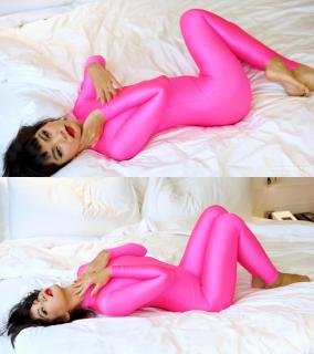 2021-09-28 Spam 26 更一个宝藏写真系列！！<br><br>zentai   紧身衣   泳衣   体操服   丝袜   光泽袜 <br>以上衣服的爱好者不容错过！！！<br><br>衣服材质是相当的棒。<br>拍摄的手法也很干净很清爽。<br><br>出镜的女孩们都超级赞！！！！<br>笑容阳光的Rei<br>活泼好动的Momoe<br>成熟端庄的Muay<br>恬静淡雅的Mizuki<br>温柔甜美的Sakura<br>……<br>女孩们很自然，很灵动。<br>比动作生硬的国内模特强太多了。<br><br>女孩们身穿各种丝滑的紧身衣物，或是摆出pose，或是随意扭动，或是抚摸自己。<br>每一部看完了都会让人觉得很舒服，越看越有味道。<br>清爽，赏心悦目的同时，又可以当成L管深片来用。<br>整个系列很具有收藏意义，欢迎大家冲起。<br><br>5分钟以上全部1钻。<br>5分钟以下全部金币福利。<br><br>每部我就不做具体介绍了，大家看图，看预览视频，自行挑喜欢看的购买就可以了。