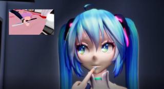【 Tickle MMD 】噩 梦（物理）（ 初音ミク くすぐり） 简单梳理下剧情，初音醒后发现圆盘折磨个奇怪的东西，伸手后发现里面有草在抓挠自己，她觉得这很有意思，便把脚伸进去玩，玩够了后突然发现什么在拽自己，有点慌，直接拔腿跑，但还是被抓在里面，结果就像图片一样开始了折磨