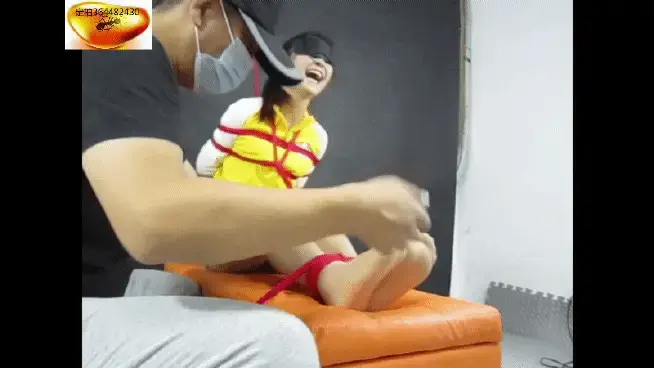 小撸作品！超值片长1小时16分，啤酒妹兼职体验紧缚+棒棒+老虎凳+tk脚心+鞭打绑脚行走……妹妹的挣扎力量之大另我没有预料到，惨叫声也很诱人……定拍364482430（闲聊勿扰） 啤酒妹的紧缚烦恼，小撸作品！超值片长1小时16分，啤酒妹兼职体验紧缚 棒棒 老虎凳 tk脚心 鞭打绑脚行走……妹妹的挣扎力量之大另我没有预料到，惨叫声也很诱人……定拍364482430（闲聊勿扰）