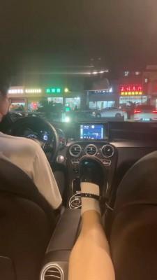 【调教视频】【礼礼大人】萝莉主白袜皮鞋踩 摄影工作室：套路直播   <br>剧情简介：萝莉主子穿着洛丽塔裙子和洛丽塔皮鞋暴踹贱狗，让贱狗闻臭鞋和臭袜子。舔汗脚丫，语言羞辱贱狗