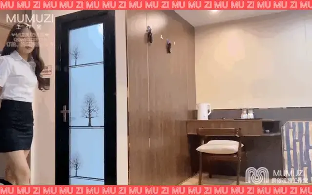 【MUMUZI订拍】【订拍公映作品】【TK剧情片】【OL制服】【裸足党福音】【吸盘手铐固定】【怕痒体质】TK腋下｜羽毛肚脐｜齿轮脚心｜逼供｜牙签｜逼闻自己原味 推荐点：TK  裸足  腋下  脚心 肚脐  逼供  闻自己原味 <br><br>PS：该片原味   道具    鞋子（已订）  服装<br><br>栗子 ❤︎ 订拍作品  【逼供/秘书】 【订拍公映片】<br><br>❤︎ 来自老粉丝订拍作品<br>栗子是我的专属秘书，后来发现公司内部资料数据被敌对公司窃取，有资格拿到这些资料的只有我的秘书栗子，所以，我对栗子进行了Tk惩罚，最终再挠脚心，肚脐，腋窝和强迫闻自己鞋等一系列惩罚后，栗子终于招供了<br><br>道具：刺轮，戳肚脐用的羽毛，撸猫手套，牙签挠脚心，吸盘手铐等等<br><br>粉丝反馈：栗子的叫声真的大，哈哈哈,看的真过瘾<br><br>【添加本工作室联系方式  视频 原味 订拍 约绳等有惊喜哟】<br><br>❤︎❤︎❤︎❤︎❤︎❤︎❤︎❤︎❤︎❤︎❤︎❤︎❤︎❤︎❤︎❤︎❤︎❤︎❤︎❤︎❤︎❤︎❤︎❤︎❤︎❤︎❤︎❤︎❤︎❤︎❤︎❤︎❤︎❤︎❤︎❤︎❤︎❤︎❤︎❤︎❤︎❤︎❤︎❤︎❤︎❤︎❤︎❤︎❤︎❤︎❤︎<br>  <br>PS：下载后～输入解压码mumuzi解压打开zip在次输入 mumuzi<br>重点：如遇doc文件～解压后～重命名～后缀名.doc修改为.mp4即可播放<br>！！！不要在线解压！！！<br><br>MUMUZI工作室 努力做到高质量<br><br>❤︎ 本工作室模特幕后都是大学生  幕前都是反差婊 ❤︎<br><br>【主页有更多原创作品喔】<br>❤︎ 喜欢MUMUZI作品   记得关注哟 ❤︎<br><br>【郑重声明】<br>近期有网友被骗说我们跟某工作室是一起的<br>在此声明一下～我们MUMUZI工作室没有跟任何工作室有合作关系 大家不要上当受骗！<br>【近期有人冒从工作室骗取 请大家认清工作室联系方式】<br>【以防上当受骗】<br><br>【MUMUZI业务联系】<br>MUMUZI联系方式：QQ310239730  2532765926  VX:MUMUZIGZS【大写】电报:@MUMUZIGZS<br>MUMUZI业务范围：专属订拍 全国约绳 原味 等全面综合业务<br>      （客服是小姐姐  非诚勿扰喔）<br><br>PS：本工作室长期招收女模特、反差婊、女M 、欢迎女生来体验 广西南宁   有意联系我们<br><br>PS：旧原味<br>模特拍摄穿的丝袜、嘟嘴丝袜、袜子<br>内裤、服装、口水、道具等原味都可预定<br><br>注：链接失效 过遇到问题  请联系客服或私信我们第一时间处理 放心购买 感谢支持<br>感谢大家对我们原创视频的支持，感谢大家的喜欢啦～<br>可以留言提意见，我们都会回复哦～<br>