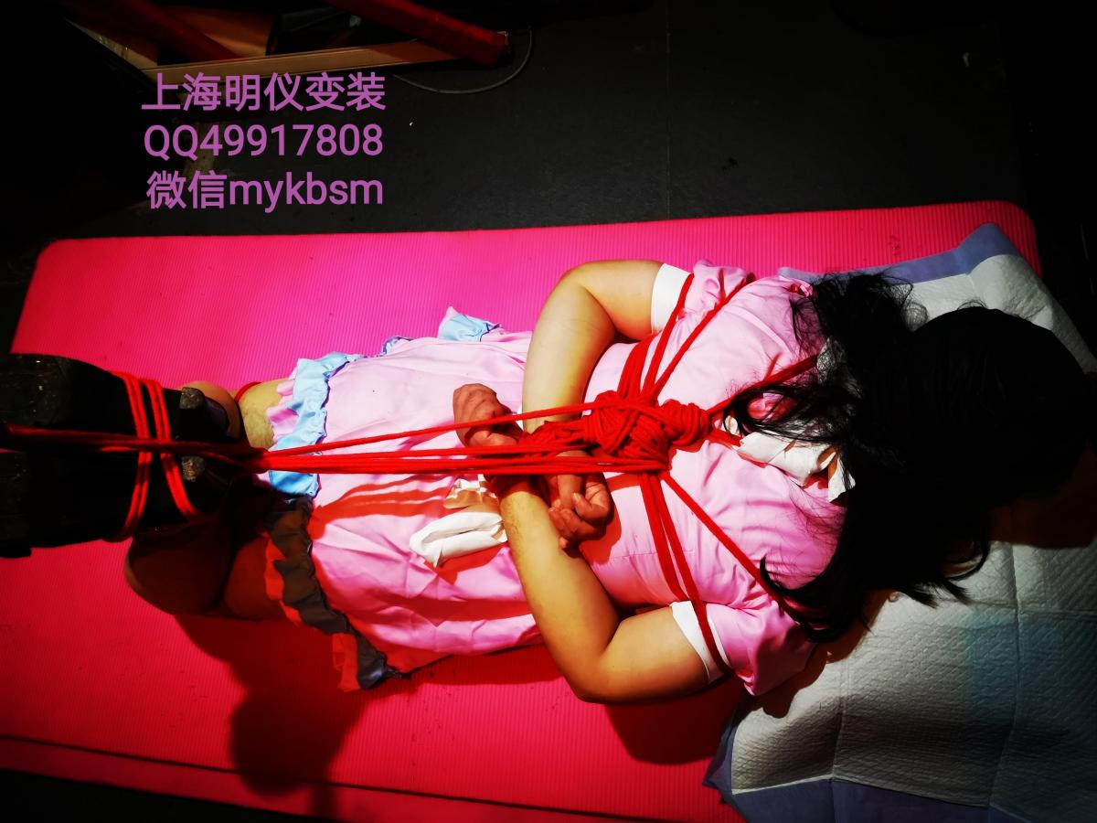 《主题房游戏集锦》之变装走绳KB金属木乃伊 这边在上海，请确定约玩或者定拍的二选一联系QQ49917808或者微信mykbsm，加的时候务必标明“妖狐吧”以及来意，ps：如果s来加的话，应该除了约拍绳模与定拍视频就没有交集了，所以请各位慎加哦，谢谢～