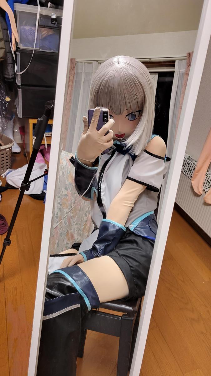 コスプレolさんのお楽しみ 作者：ズックンプラス (ズックン)<br>制服からエル風にお着替え<br>换衣服从统一El风格 <br>この投稿の限定コンテンツ<br>ちょっぴり…Hプラン（500円）以上限定