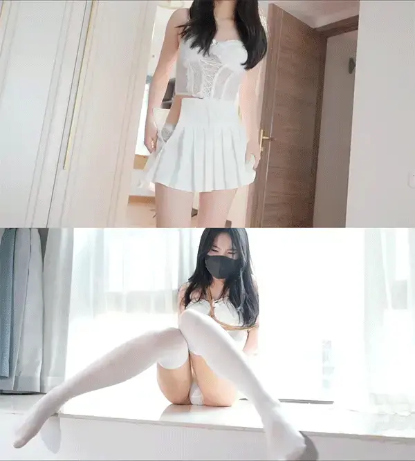 【悠米剧场版】《绳影迷局》（番外一）经过前几集调教，这次男友下班后解锁失禁初尝试，（白丝吊带play，灌水憋尿+ZD棒强制失禁，JK木乃伊全包强高，浪言浪语，蛇缚……） 剧情概括：上几次的调教后，很显然女友也不满足与此了，这个时候男友私下偷偷买了一些新的玩具，在下班后给女友惊喜，两人一直都在回味上次的过程，这次男友让女友多喝点水，需要进行憋尿，天真的女友还不知道男人是想把她玩失禁，于是乖乖照做了，全身加长绳子捆绑好，一边灌水一边ZD棒刺激膀和下面，终于快要忍不住的时候转战阳台，在ZD棒的刺激下一个激灵发抖尿了出来，好好释放了出来～本来已经打算休息了，但新买的道具不能不用，于是让她换上JK来一次全包束缚带强G，这次可把她玩坏了……<br><br>定拍QQ：3789676190<br>解压密码：youmi