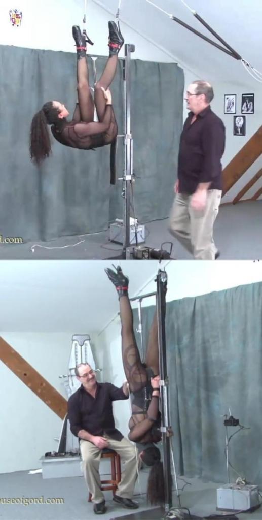 Inverted Stretched and Fucked 【中文家具houseofgord】TAG：反方向的炮寄、倒吊、连体丝袜、快乐棒。Callisto即将向南前往新的生活，因此我们认为需要在她前进之前从她身上提取最大的高曹折磨。Callisto is heading south for a new life soon, so we figured we needed to extract maximum orgasmic torment from her before she goes.
