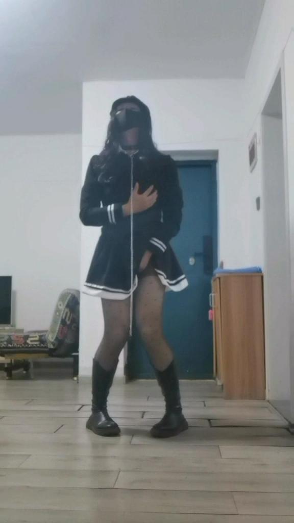 小男娘的多场景户外露出～最后在人来人往的路边快乐到失禁～公厕/公园/户外/尾巴/肛塞/失禁 小男娘的多场景户外露出～最后在人来人往的路边快乐到失禁～公厕/公园/户外/尾巴/肛塞/失禁/狗链<br>你希望在哪里抓到我呢～<br>欢迎定拍哦～也可以来当我的摄影师～