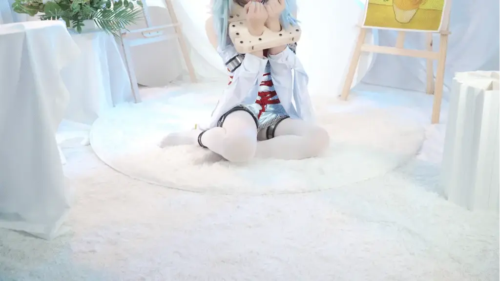 【木枷游戏】第三集，少女前线PA15 【木枷游戏】的第三集，在本系列中，你可以看到木枷拘束为主的，蒙眼、口球、TK、SP等拘束体验玩法。感谢模特VVA的出镜。