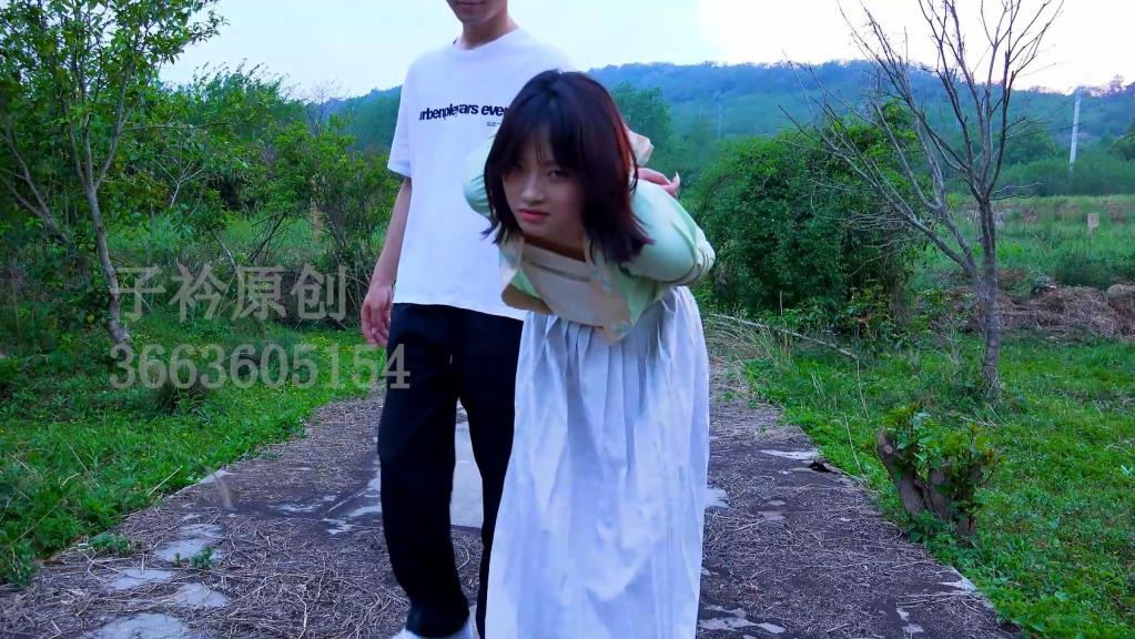 【子衿原创】20613 叶子 户外五花 口球 中途借口走开留她一个人在原地 百度下载解压密码：zjsy,子衿工作室向全国绳艺爱好者提供：体验捆绑绳模服务、绳艺作品销售、作品定制、视频网调、原味等，另外本店招募绳模，。<br>订拍请联系QQ：3663605154 微信：happiiny