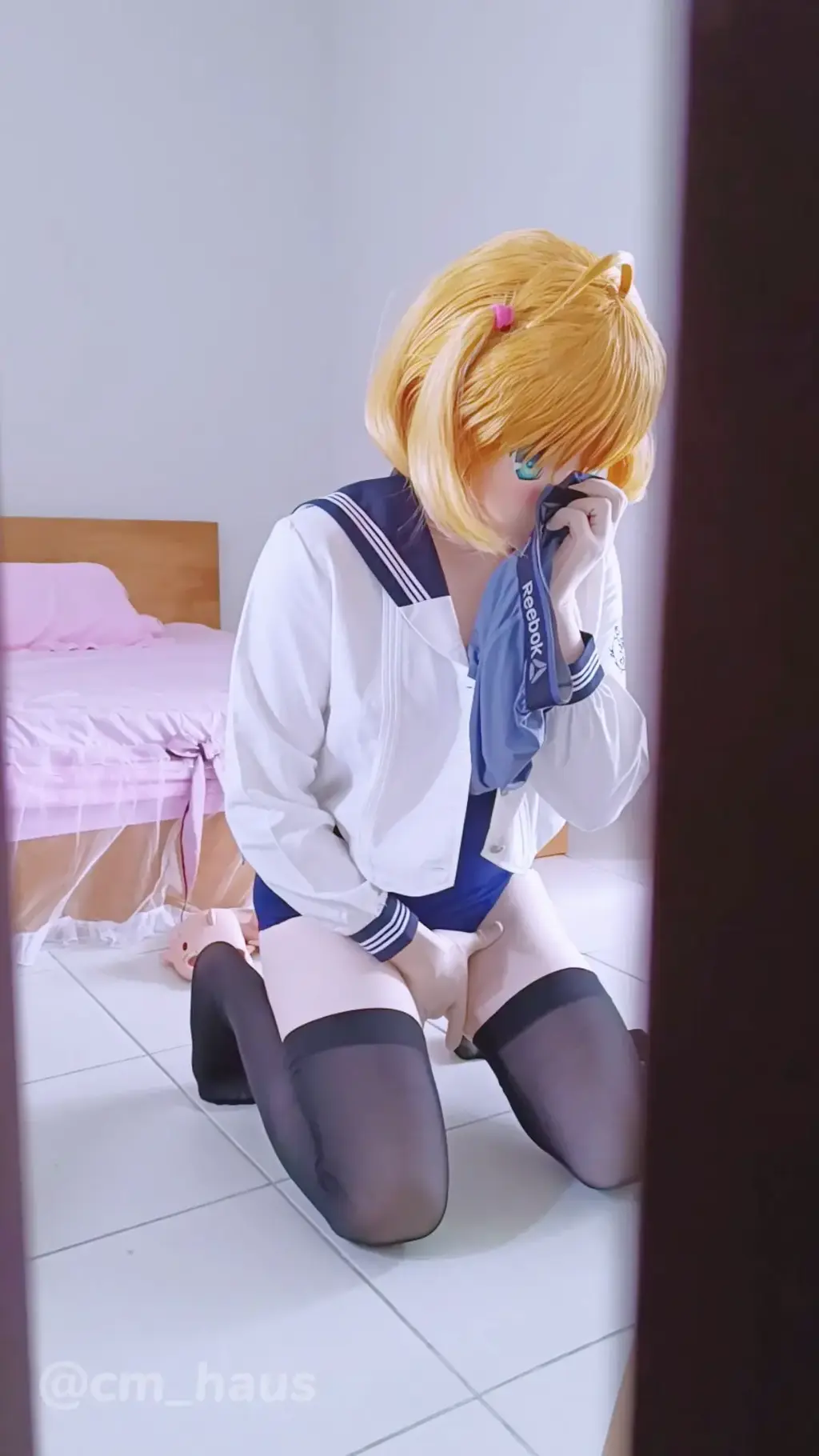 【cmhaus kigurumi】喜欢哥哥味道的妹妹 真是麻烦，最近内裤一直不见啊。还是问妹妹有没有看见好了，但妹妹最近每放学回家就喜欢躲在房间里，也不知干什么。咦？妹妹的房间门没关紧呢，她到底在做什么稍微偷看好了。咦！她手上拿着的不就是我穿了好几天的内裤吗？还使劲闻了起来拿来[X_X]！看来这妹妹是需要教训教训一下了（<br><br>kigurumi